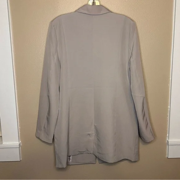 Stoosh Women's Beige Silk Feel Blazer Size Medium - Picture 6 of 6